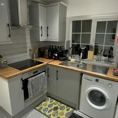 Entire One Double Bedroom Apartment London Exterior foto