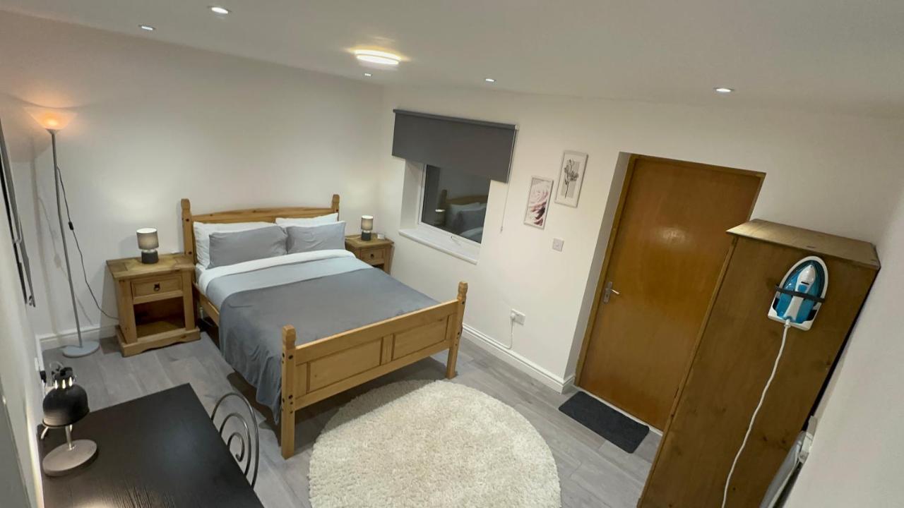 Entire One Double Bedroom Apartment London Exterior foto